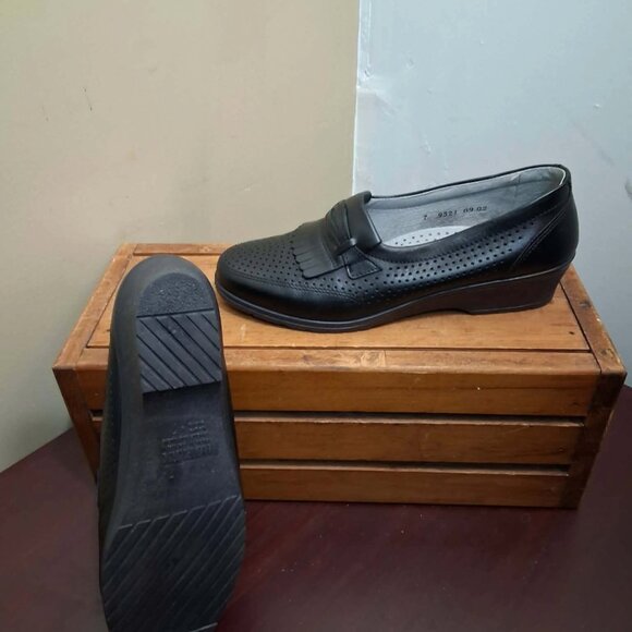 Rohde Leather Womens Black Loafers, Size 7 - Picture 4 of 4